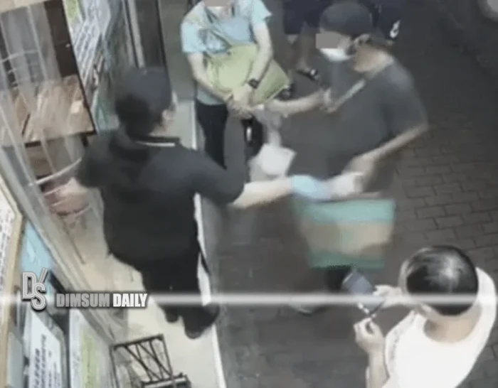 Ojol Buang Makanan Pelanggan di Depan Restoran Gegara Hal Ini