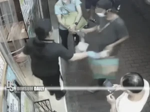 Ojol Buang Makanan Pelanggan di Depan Restoran Gegara Hal Ini
