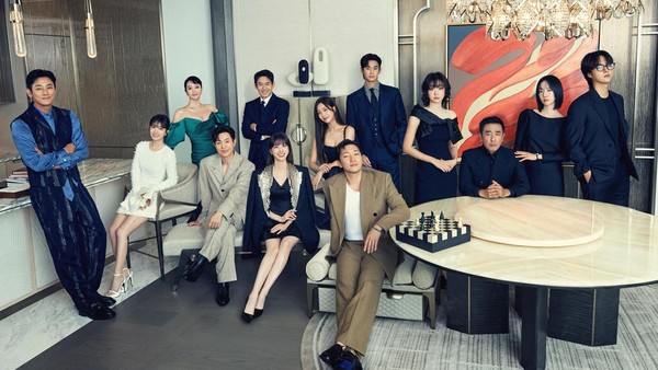 7 Foto Kim Soo Hyun - Son Sukku Bersanding, Bintangi Drakor Disney+ di 2025