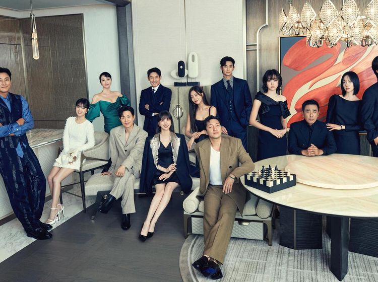 7 Foto Kim Soo Hyun - Son Sukku Bersanding, Bintangi Drakor Disney+ di 2025