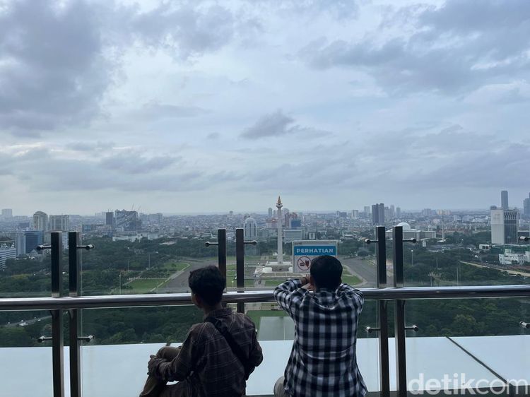 Foto: Menikmati Jakarta dari Perpustakaan Tertinggi di Dunia
