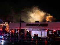 Melihat Kondisi Lokasi Pesawat yang Jatuh di Philadelphia AS