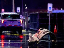 Pesawat Jatuh di Area Padat Penduduk di Philadelphia, AS