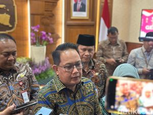 Pj Gubernur Adhy Karyono Tetapkan Status Darurat PMK di Jawa Timur