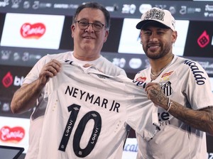 Neymar Pakai Nomor Keramat Warisan Sang Legenda di Santos
