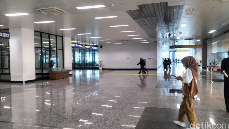 曼加莱车站的气氛 曼加莱车站的气氛