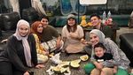 Keseruan Zaskia Sungkar Kulineran Bareng Lesti dan Raffi Ahmad