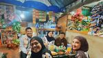 Keseruan Zaskia Sungkar Kulineran Bareng Lesti dan Raffi Ahmad