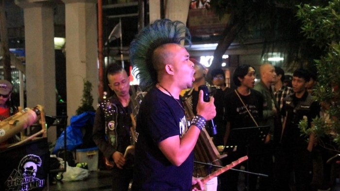 Band Seradu Bamboe