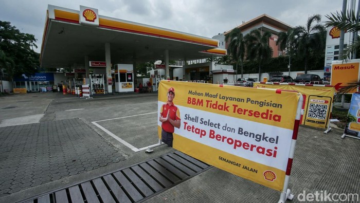 Sejumlah SPBU Shell mengalami stok kosong bahan bakar minyak (BBM). Kekosongan stok itu akibat kendala pengadaan BBM ke sejumlah SPBU.