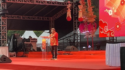 Deputi Bidang Produk Wisata dan Penyelenggara Kegiatan Kemenpar, Vinsensius Jemadu, saat menghadiri Festival Imlek Bersama di Lapangan Puputan Badung, Denpasar. (Foto: Rizki Setyo/detikBali)