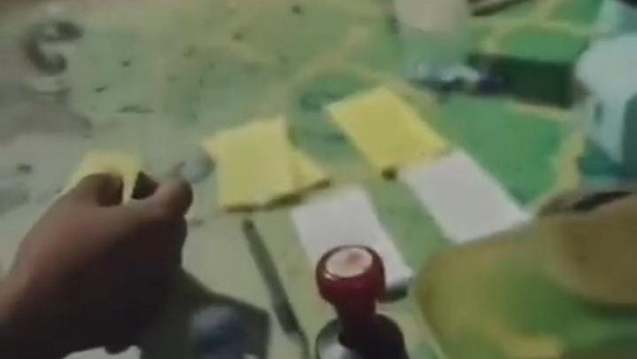 Heboh di media sosial sekuriti berinisial RM di Rumah Sakit Umum Aloei Saboe Kota Gorontalo, Provinsi Gorontalo, diduga melakukan pungutan liar (pungli) usai memberikan karcis bekas ke pengunjung.