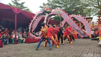 Tahu dari whatsapp grup ada Festival Budaya ini. Ke sini bawa anak karena penasaran ingin lihat pertunjukan Barongsai langsung, ujar Aulia, warga yang sengaja datang untuk menghadiri festival tersebut.  