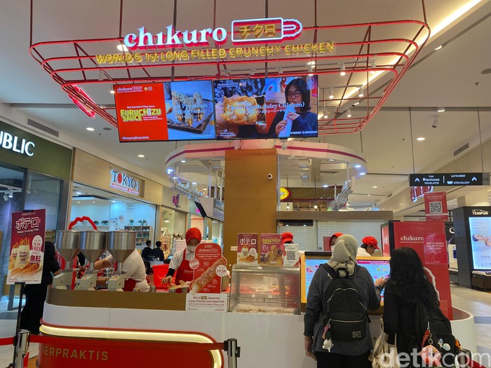 Kriuk Renyah! Stik Ayam 1/4 Meter Ini Punya Isian Saus Lumer