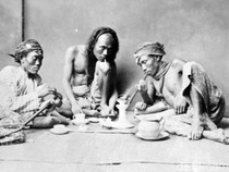 Meracuni Rakyat dengan Opium