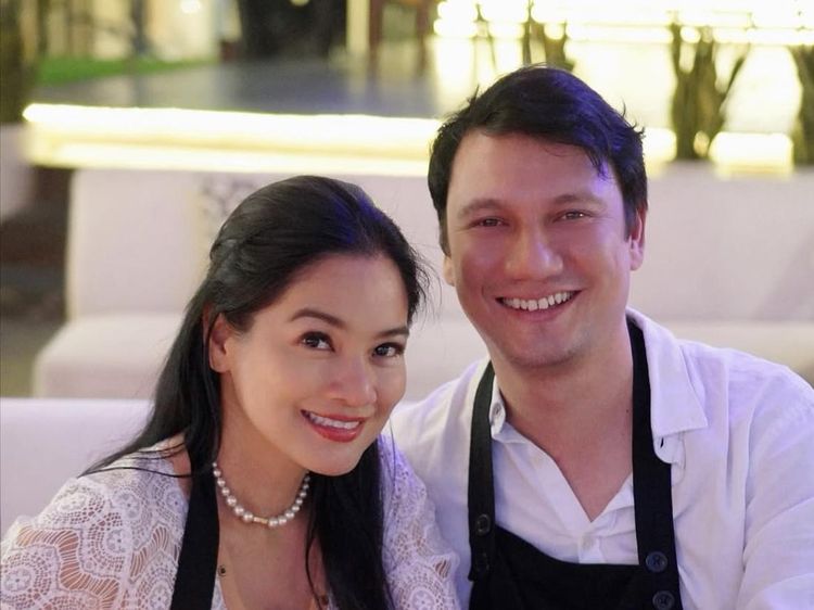 Momen Titi Kamal Saat Makan Kepiting dan Chinese Food