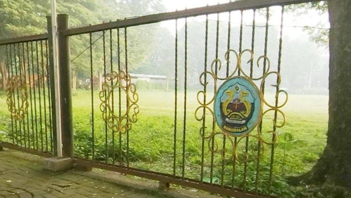 Pagar besi di Alun-alun Bangkalan yang dicuri