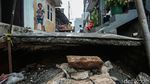 Penampakan Jalan di Cimanggis Depok Amblas Usai Hujan Deras