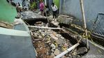 Penampakan Jalan di Cimanggis Depok Amblas Usai Hujan Deras