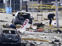 Penampakan Puing-puing Pesawat yang Jatuh di Philadelphia