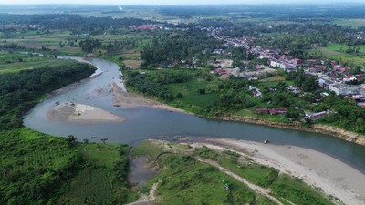 Potret Sungai Batang Anai yang Semakin Melebar