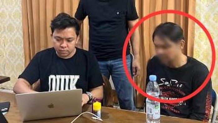 Pria berinisial SAN (47) asal Jakarta, ditangkap gegara mencatut nama Dirkrimsus dan Wakapolda Sulawesi Tengah (Sulteng) untuk menipu pengusaha.