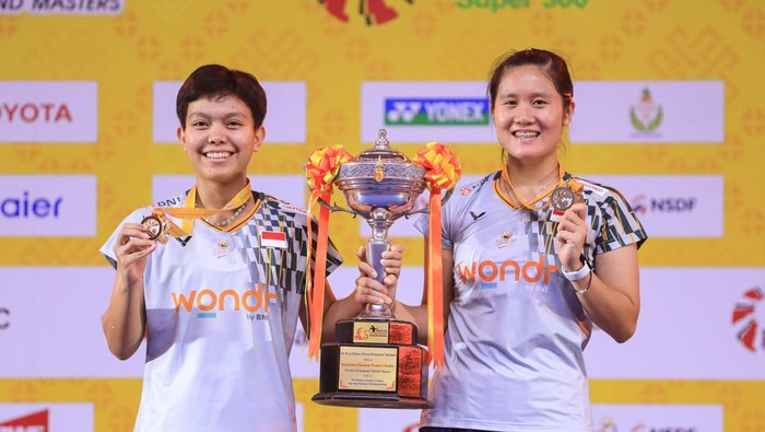 Siti Fadia Silva Ramadhanti dan Lanny Tria Mayasari.