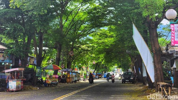 Suasana Palabuhanratu, Sukabumi