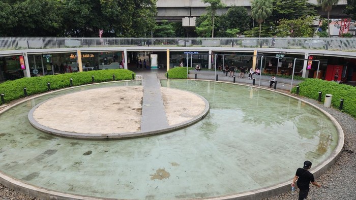 Taman Literasi Martha Tiahahu, Blok M, Jakarta Selatan (Jaksel), Minggu (2/2/2025).