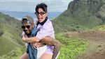Muka Tegang Usher Rafting dan Romantis Bareng Istri di Bali dan NTT
