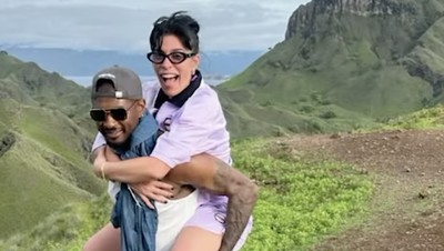 Muka Tegang Usher Rafting dan Romantis Bareng Istri di Bali dan NTT