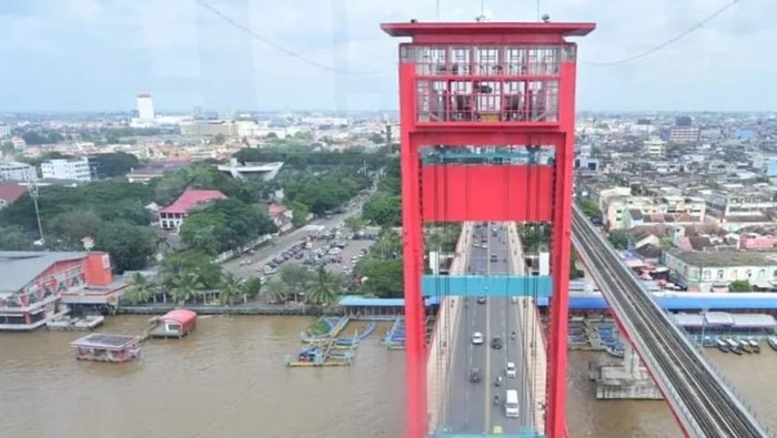 Wisata Tower Jembatan Ampera