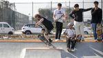 Antusiasme Anak Muda Jajal Skatepark Pertama di Baghdad Irak