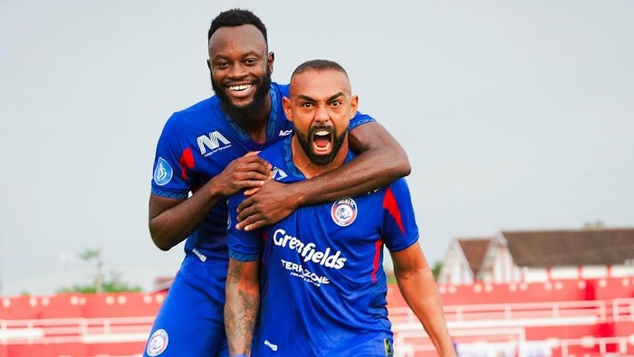 Pemain Arema FC Lokolingoy dan Dalberto