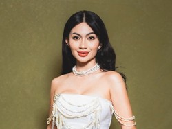 7 Pesona Ariel Tatum Bergaya Serba Mutiara, Cantik Bikin Terpana