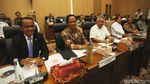 Rapat Bareng DPR, Bahlil Buka Suara Larang Pengecer Jual LPG 3 Kg