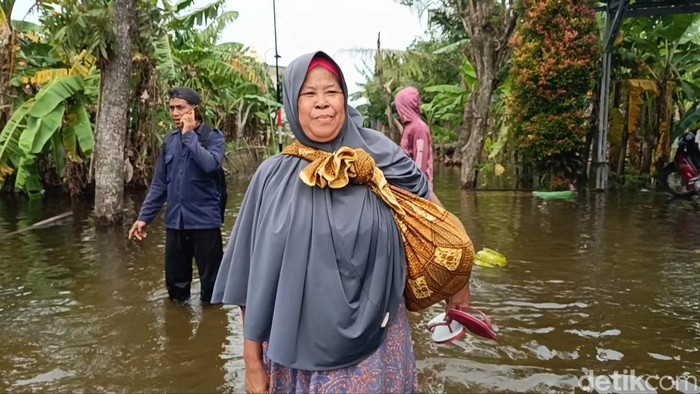 Banjir Desa Prampelan, Kecamatan Sayung, Demak, Senin (3/2/2025).