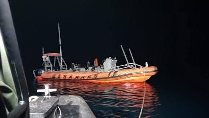 Kondisi speedboat RIB 04 milik Basarnas Ternate yang meledak di perairan Kota Tidore Kepulauan, Maluku Utara (Malut)