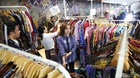 Produk-produk UMKM dipamerkan di Selasar Nusantara III, Gedung DPR, Jakarta, Senin (3/2/2025).