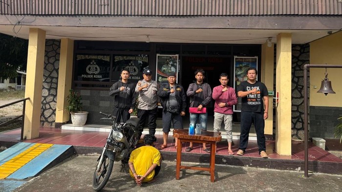 Polisi menangkap seorang pelaku pencurian sepeda motor (curanmor) yang beraksi di Kecamatan Koba, Bangka Tengah. Tersangka MIY (28) ditangkap di Kabupaten Bangka beserta barang bukti.