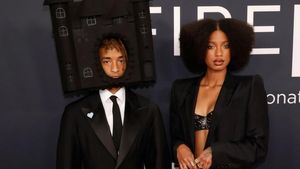 7 Gaya Nyentrik Jaden dan Willow Smith di Grammys, Pakai Kastil di Kepala