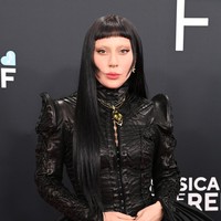 Lady Gaga Sambut Anak Perempuan Melalui Ibu Pengganti, Terungkap Namanya