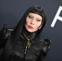 Populer dengan nama panggung Lady Gaga, penyanyi dan penulis lagu ini punya nama lengkap Stefani Joanne Angelina Germanotta. Foto: Gilbert Flores/Billboard via Getty Images