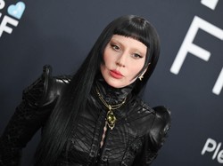 Gaya Gothic Lady Gaga di Grammy Awards 2025, Pakai Berlian Langka