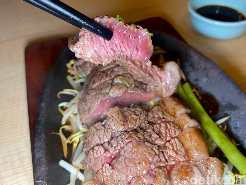 Ikira Steak, steak ala Jepang yang viral di Bintaro