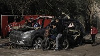 Jenin merupakan lokasi bagi kamp pengungsi yang dipenuhi warga keturunan Palestina yang diusir, atau meninggalkan rumah mereka, dalam perang tahun 1948 ketika negara Israel didirikan. Namun kamp pengungsi di Jenin juga menjadi pusat aktivitas militan selama beberapa dekade dan berulang kali menjadi target penggerebekan militer Tel Aviv. (AP Photo/Majdi Mohammed)