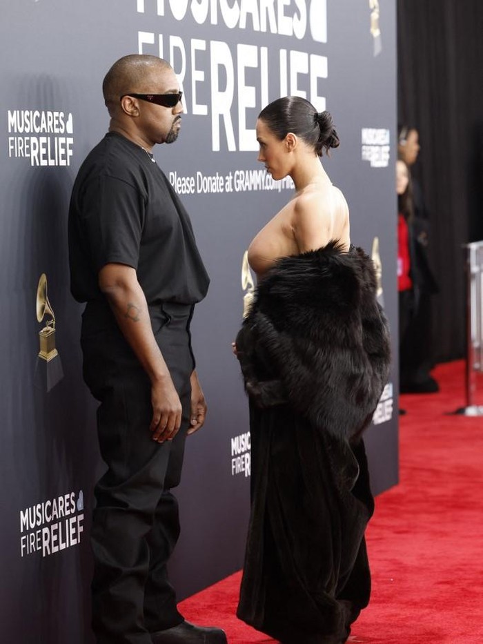 Kanye West dan Bianca Censori Kanye West dan Bianca Censori