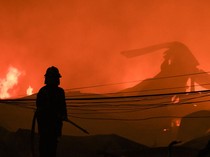 Gudang Sepatu, Semen dan Kasur di Tambun Terbakar