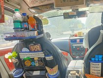 Keren! Supir Taksi Ini Sediakan Camilan dan WiFi Gratis Untuk Penumpang