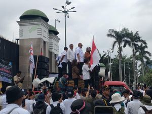 Ketua BAM DPR hingga Andre Rosiade Temui Massa Aliansi Honorer